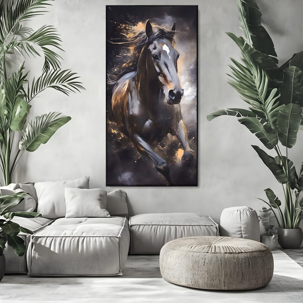 Tablou canvas cu tablou canvas cu un cal negru in alergare, in rama de aluminiu negru, pe perete intr-un living